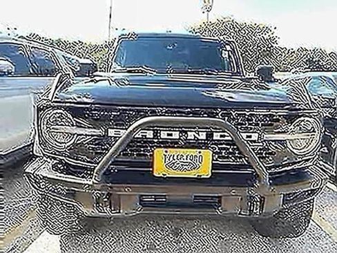 Used 2023 Ford Bronco Wildtrak AWD/4WD image 2
