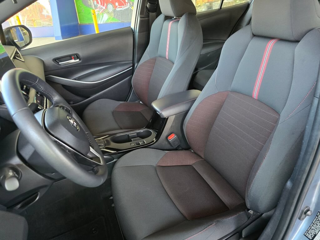 Used 2025 Toyota Corolla SE w/ SE Premium Package FWD image 23
