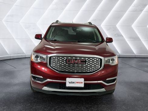 Used 2019 GMC Acadia Denali w/ Technology Package FWD image 2