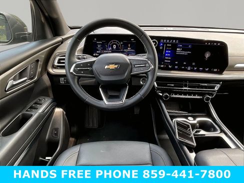 Used 2026 Chevrolet Traverse LT AWD/4WD image 8