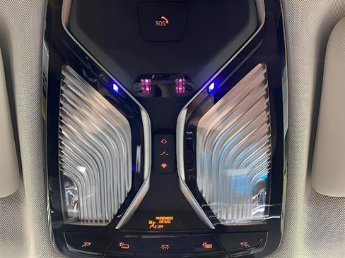 Used 2020 BMW X7 xDrive40i w/ Premium Package image 28