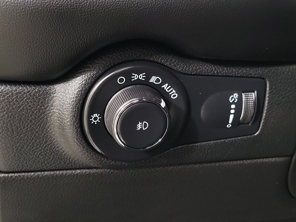 Used 2023 Dodge Durango R/T RWD image 24