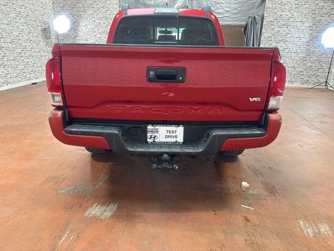 Used 2017 Toyota Tacoma TRD Sport w/ Tow Package RWD image 6