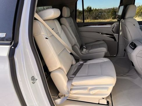 Certified 2026 Cadillac Escalade ESV Platinum Sport w/ LPO, ONYX Package image 32