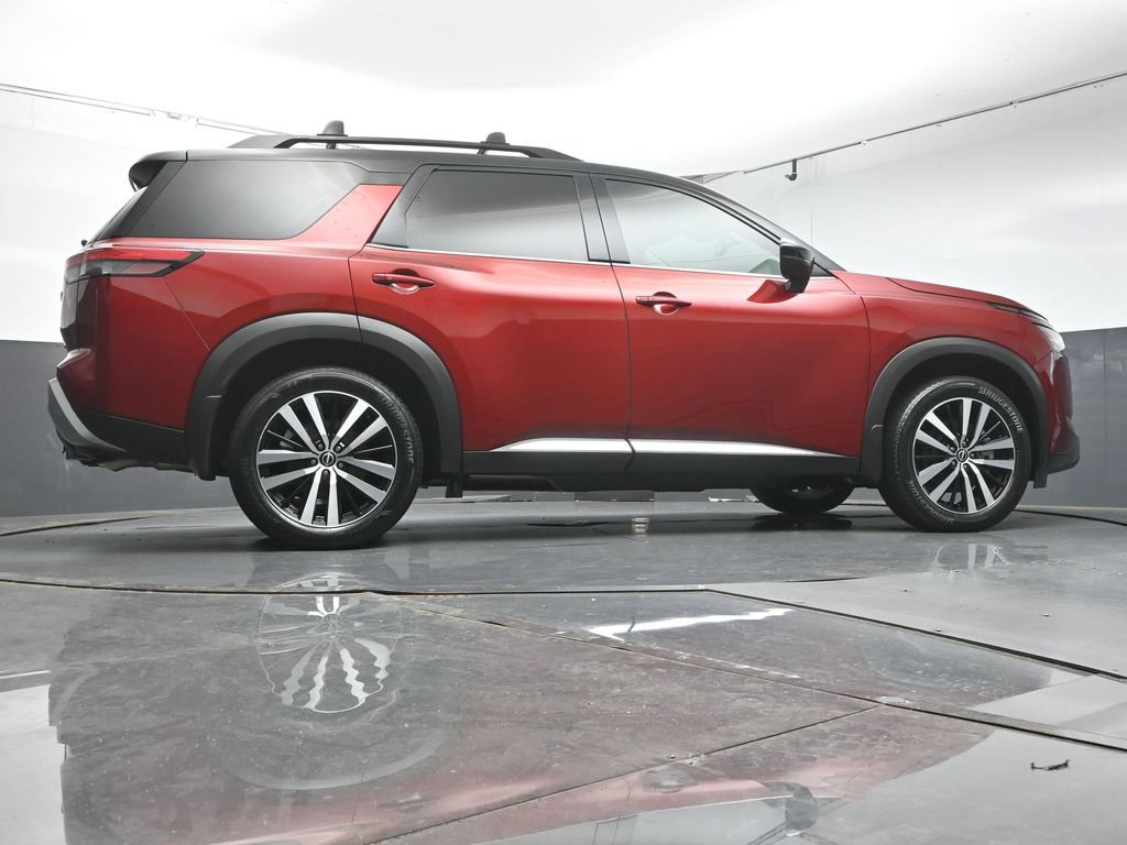 Used 2024 Nissan Pathfinder Platinum FWD image 43