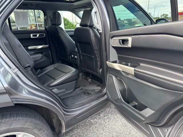 Used 2021 Ford Explorer XLT w/ Equipment Group 202A AWD/4WD image 27