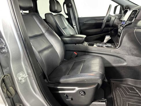 Used 2019 Jeep Grand Cherokee Limited w/ Luxury Group II image 28