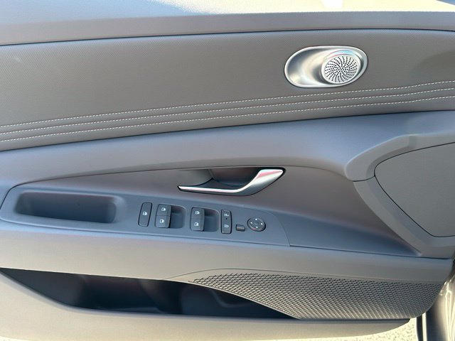 Used 2026 Hyundai Elantra SEL Sport Premium FWD image 19