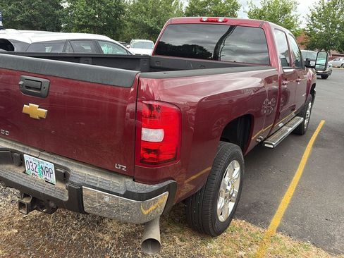 Used 2013 Chevrolet Silverado 2500 LTZ w/ LTZ Plus Package RWD image 5