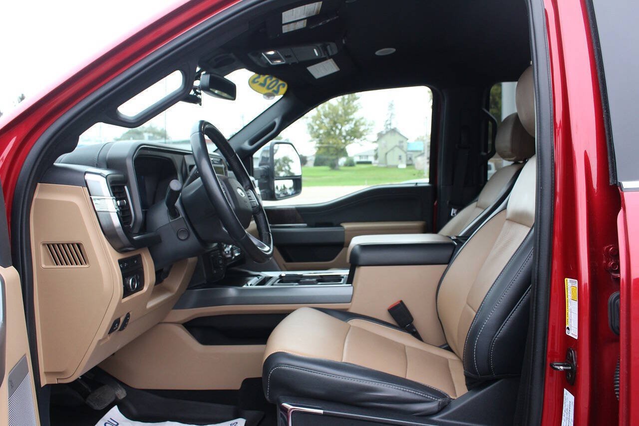 Used 2023 Ford F250 Lariat w/ Lariat Ultimate Package AWD/4WD image 7