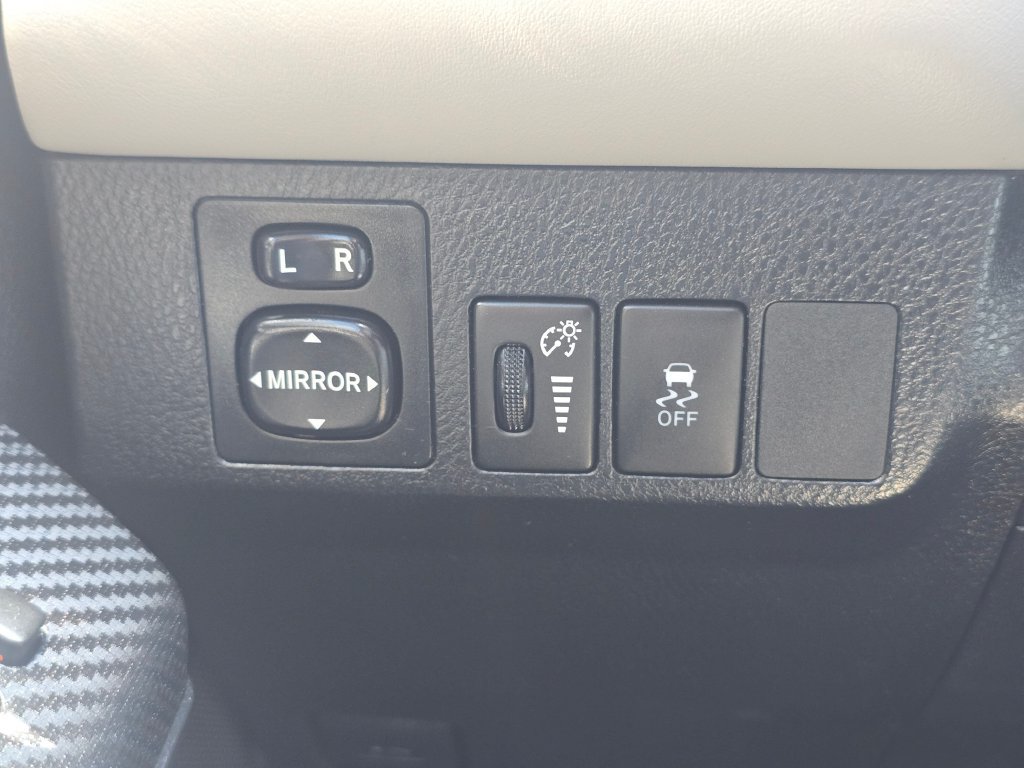 Used 2014 Toyota RAV4 Limited AWD/4WD image 29