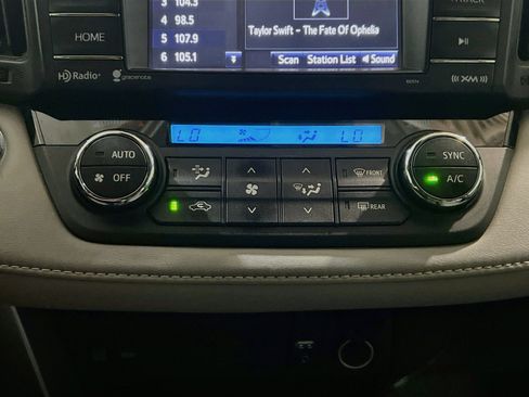 Used 2018 Toyota RAV4 XLE AWD/4WD image 11