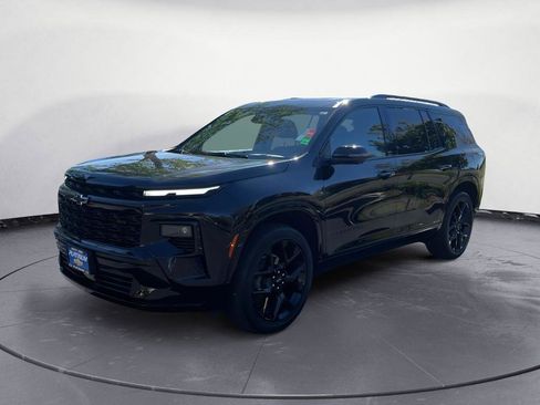 Used 2024 Chevrolet Traverse RS FWD image 3
