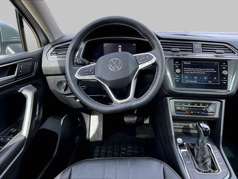 Used 2022 Volkswagen Tiguan SE FWD image 6