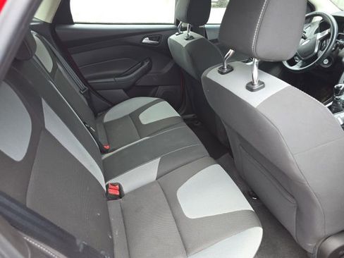 Used 2012 Ford Focus SE FWD image 8