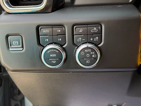 Used 2023 GMC Sierra 1500 Denali Ultimate AWD/4WD image 10
