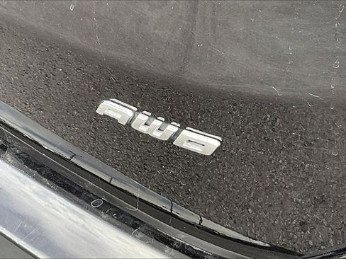 Used 2024 Ford Edge SEL image 33