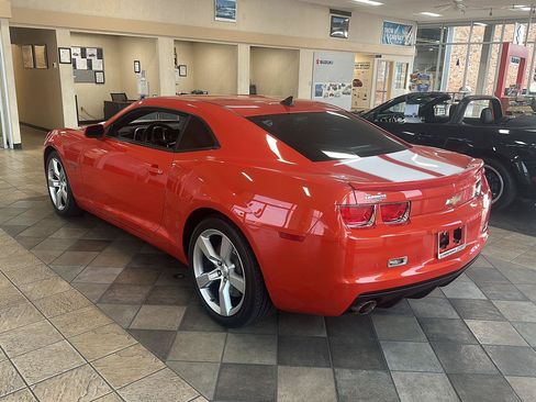 Used 2011 Chevrolet Camaro SS RWD image 3