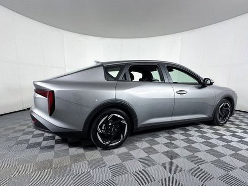 Used 2025 Kia K4 EX image 4