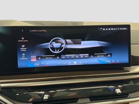 New 2026 BMW X6 xDrive40i w/ Executive Package image 15