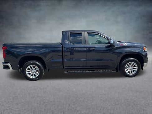 Used 2023 Chevrolet Silverado 1500 LT w/ Z71 Off-Road Package AWD/4WD image 7