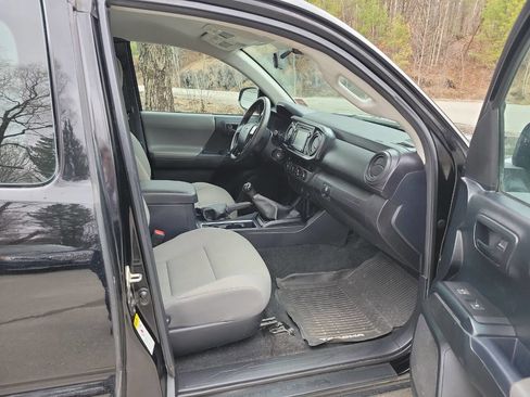 Used 2017 Toyota Tacoma 4x4 Access Cab image 12