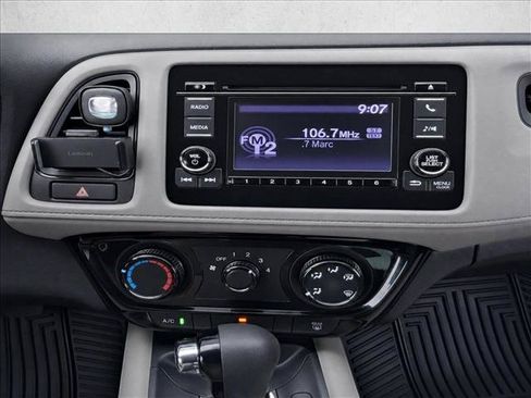 Used 2021 Honda HR-V LX image 23