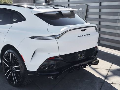 Used 2025 Aston Martin DBX 707 image 11