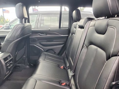 Used 2024 Jeep Grand Cherokee Limited w/ Luxury Tech Group II AWD/4WD image 30