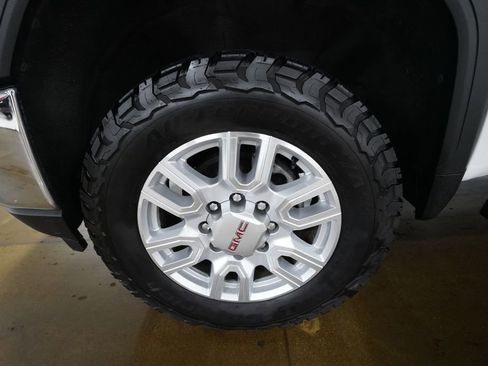 Used 2022 GMC Sierra 2500 SLE w/ SLE Value Package; AWD/4WD image 25