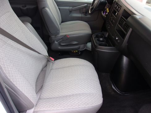 Used 2016 Chevrolet Express 3500 LT w/ LT Preferred Equipment Group image 27