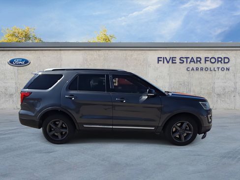 Used 2016 Ford Explorer XLT w/ Equipment Group 202A image 9