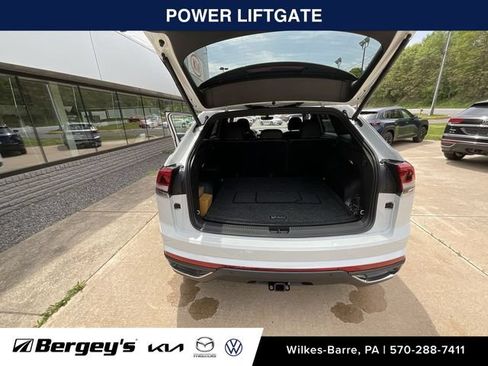 Used 2023 Volkswagen Atlas Cross Sport SE w/ Black Wheel Package AWD/4WD image 15