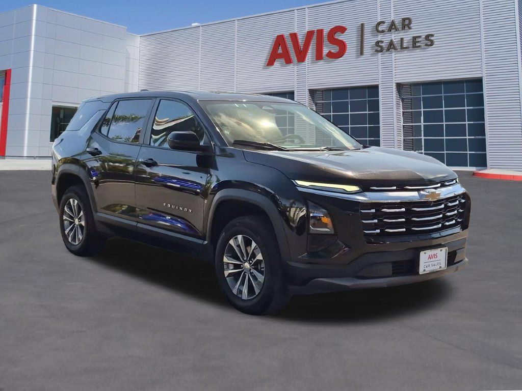 Used 2025 Chevrolet Equinox LT AWD/4WD image 3
