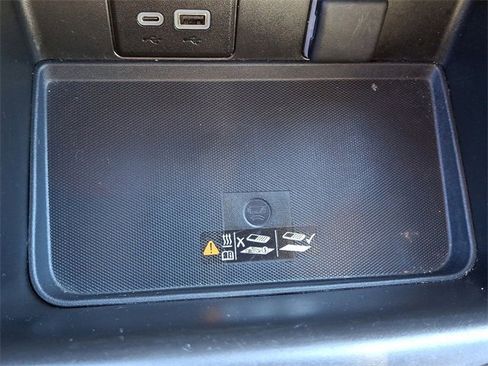 Used 2024 GMC Yukon SLT image 24