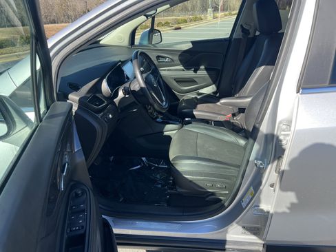 Used 2019 Buick Encore Preferred w/ Safety Package image 11