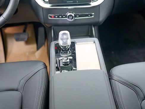 New 2026 Volvo XC90 B6 Plus w/ Protection Package AWD/4WD image 32