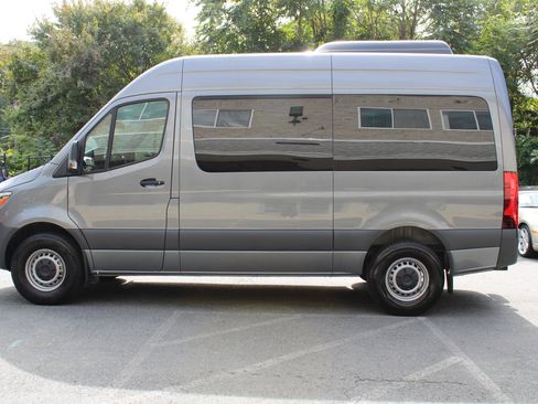 Used 2024 Mercedes-Benz Sprinter 2500 image 29