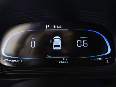 Certified 2025 Hyundai Venue Limited image 4