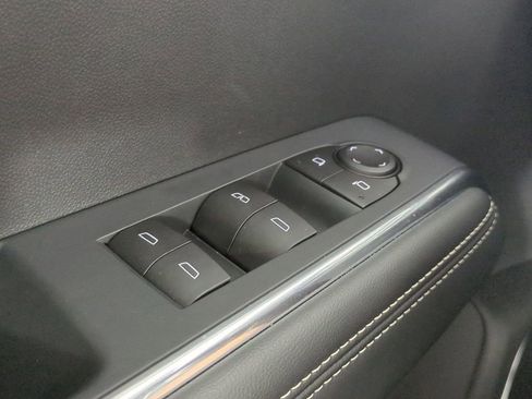 Used 2026 GMC Acadia Elevation image 32