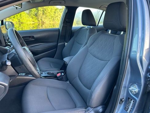 Used 2022 Toyota Corolla LE image 14