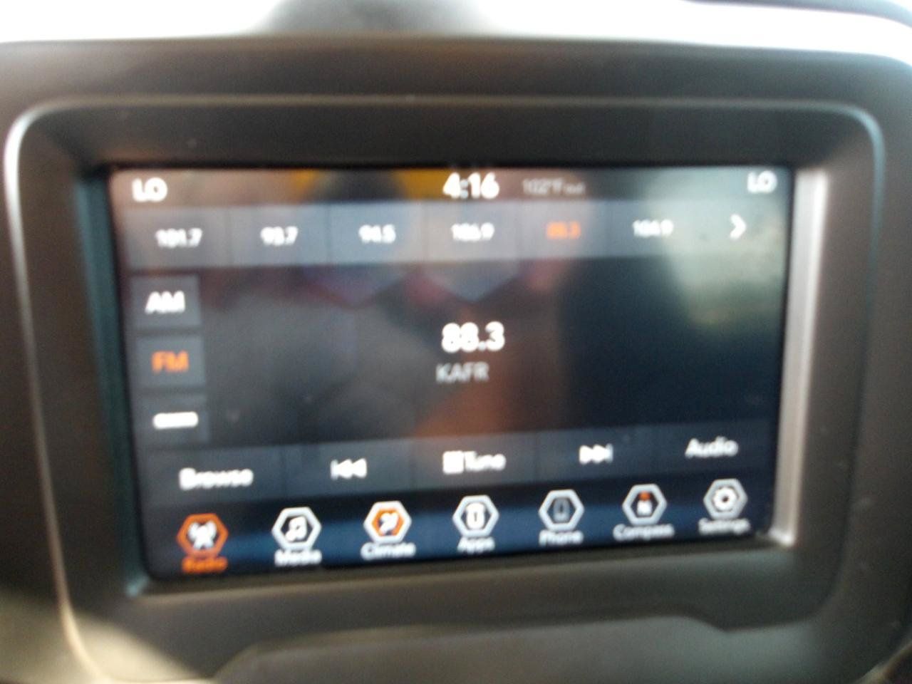 Used 2018 Jeep Renegade Altitude FWD image 22