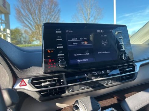 Used 2024 Toyota Sienna XLE image 23