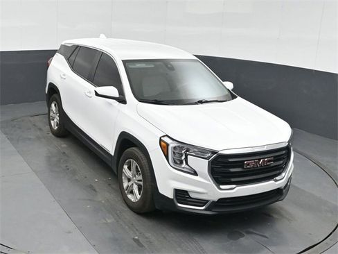 Used 2024 GMC Terrain SLE image 37