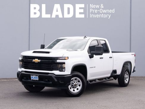 Used 2025 Chevrolet Silverado 2500 W/T AWD/4WD image 1