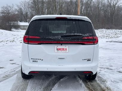 New 2026 Chrysler Pacifica Limited w/ S Appearance Package