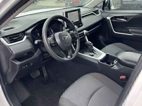 Used 2025 Toyota RAV4 XLE image 12