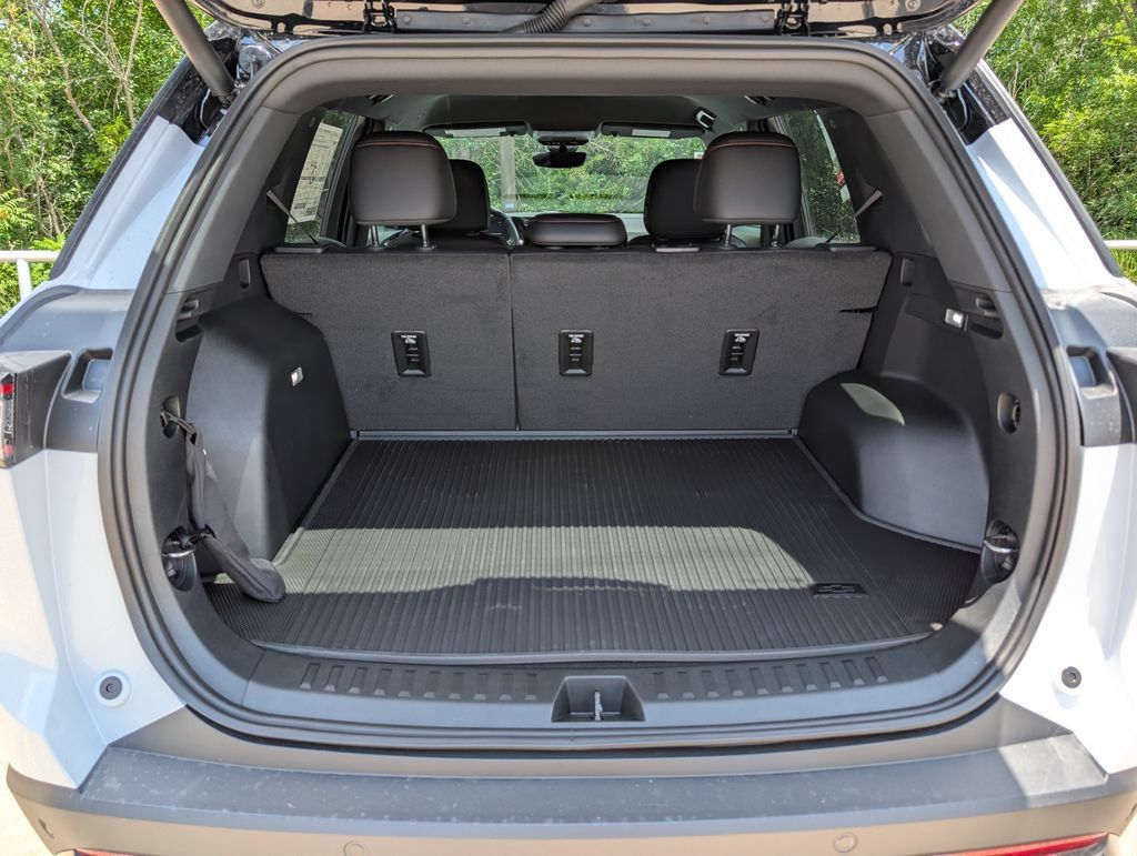 New 2026 Chevrolet Equinox RS w/ Safety and Technology Package FWD image 29
