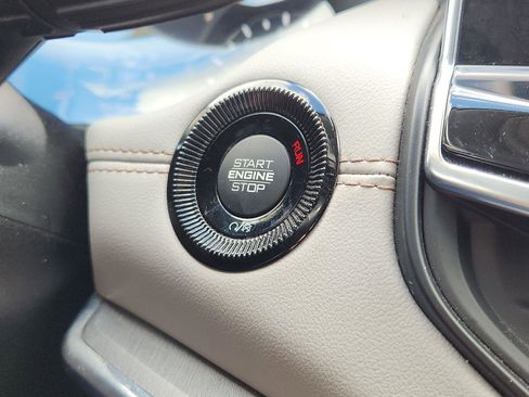 Certified 2022 Jeep Compass Limited image 25