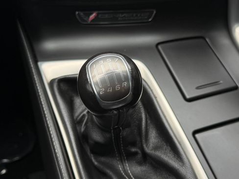 Used 2019 Chevrolet Corvette Stingray Coupe w/ Carbon Flash Badge Package image 8